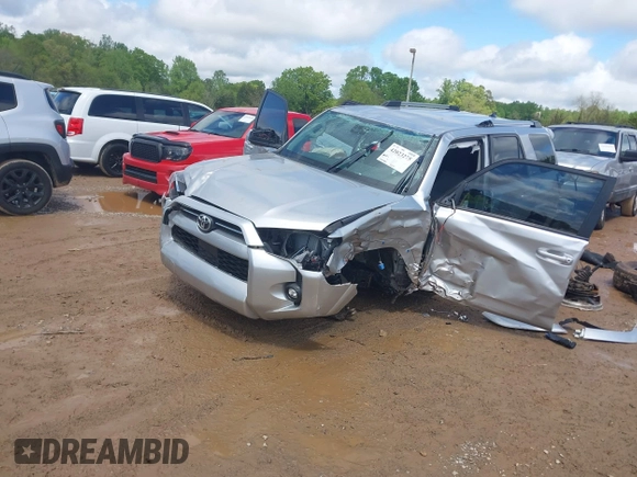2021 Toyota 4Runner SR5 с VIN JTEMU5JR6M5885762, выставлен на аукционе IAAI как лот 42023275 с пробегом 113 140 миль миль и . История ставок и продаж доступна на DreamBid. Изображение 2.
