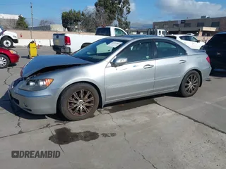 2008 Acura RL Tech Pkg with VIN JH4KB16688C004696, listed as a IAAI auction lot 41593381 with 259,544 mi miles. Bid and sale history available at carsss.com. Image 2.
