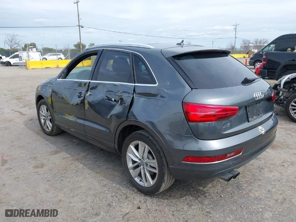 2018 Audi Q3 Premium Plus with VIN WA1HCCFS7JR019415, listed as a IAAI auction lot 41709593 with 59,445 mi miles. Bid and sale history available at carsss.com. Image 3.