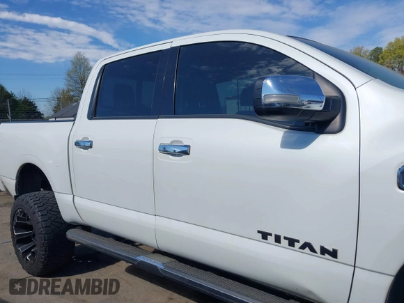 2017 Nissan Titan SL z VIN 1N6AA1E51HN503222, wystawiony jako IAAI lot #41908062 z przebiegiem 121 334 mil mil oraz . Historia ofert i sprzedaży dostępna na DreamBid. Obrazek 13.