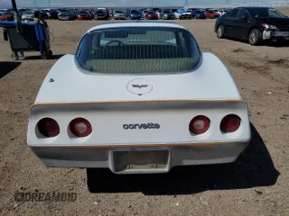 1982 Chevrolet Corvette z VIN 1G1AY8781C5121238, wystawiony jako Copart lot #47667705 z przebiegiem 34 307 mil mil oraz Czysty tytuł • Clean title. Historia ofert i sprzedaży dostępna na DreamBid. Obrazek 6.