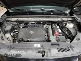 2021 Toyota Highlander XLE with VIN 5TDGZRBH5MS529474, listed as a Copart auction lot 60610165 with 92,275 mi miles and Salvage title. Bid and sale history available at DreamBid. Image 12.