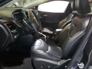 2022 Jeep Cherokee Trailhawk with VIN 1C4PJMBX8ND500503, listed as a Copart auction lot 85705204 with 31,112 mi miles and Salvage Title. Bid and sale history available at DreamBid. Image 7.