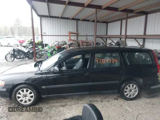 2002 Volvo V70 with VIN YV1SW61R821261424, listed as a IAAI auction lot 42014484 with 1 mi miles. Bid and sale history available at carsss.com. Image 15.