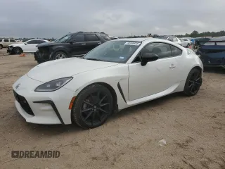 2024 Toyota 86 Premium z VIN JF1ZNBE14R8755632, wystawiony jako Copart lot #50356835 z przebiegiem 7 379 mil mil oraz Czysty tytuł • Clean title. Historia ofert i sprzedaży dostępna na DreamBid. Obrazek 1.