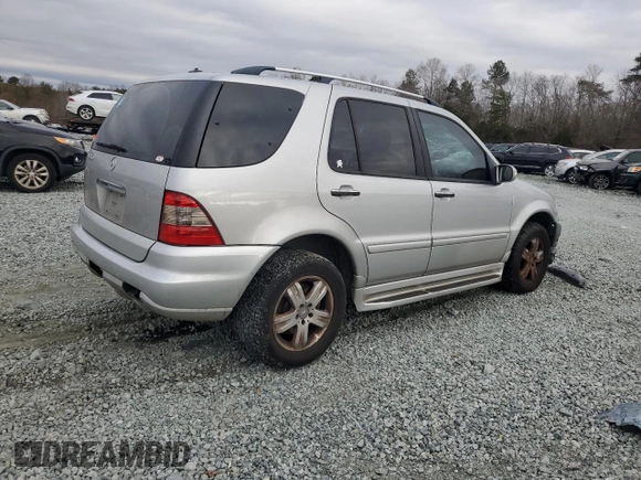 2005 Mercedes-Benz M 500 z VIN 4JGAB75E35A532559, wystawiony jako Copart lot #85321484 z przebiegiem 305 999 mil mil oraz Szkoda całkowita • Salvage title. Historia ofert i sprzedaży dostępna na DreamBid. Obrazek 3.