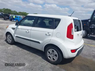 2013 Kia Soul with VIN KNDJT2A50D7568070, listed as a IAAI auction lot 42112257 with 175,207 mi miles. Bid and sale history available at carsss.com. Image 3.