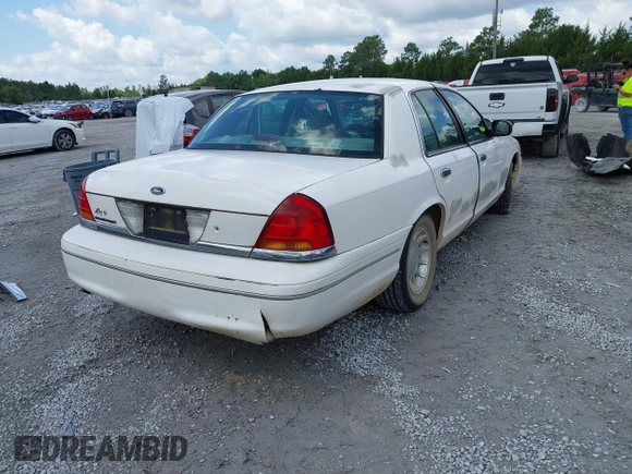 2001 Ford Crown Victoria LX z VIN 2FAFP74W81X102216, wystawiony jako IAAI lot #42388800 z przebiegiem 225 623 mil mil oraz . Historia ofert i sprzedaży dostępna na DreamBid. Obrazek 4.