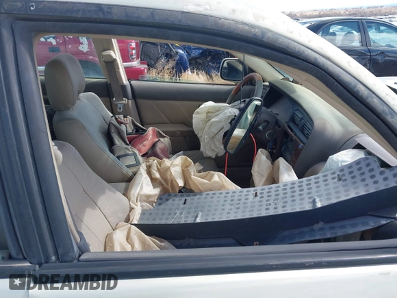 2004 Subaru Legacy Outback L.L. Bean with VIN 4S3BH806347611240, listed as a IAAI auction lot 41789939 with Not provided miles and . Bid and sale history available at DreamBid. Image 5.