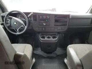 2015 Chevrolet Express Cargo z VIN 1GCZGUCG4F1264179, wystawiony jako Copart lot #58852475 z przebiegiem 294 776 mil mil oraz Czysty tytuł • Clean title. Historia ofert i sprzedaży dostępna na DreamBid. Obrazek 8.