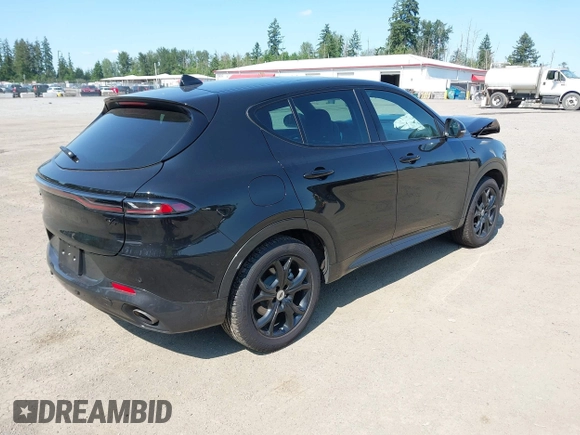 2024 Dodge Hornet R/T Plus with VIN ZACPDFDWXR3A22378, listed as a IAAI auction lot 42408784 with 5,472 mi miles and . Bid and sale history available at DreamBid. Image 4.
