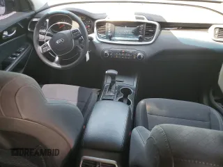2020 Kia Sorento LX V6 with VIN 5XYPG4A56LG621267, listed as a Copart auction lot 52922345 with 101,289 mi miles and Salvage Title. Bid and sale history available at carsss.com. Image 8.