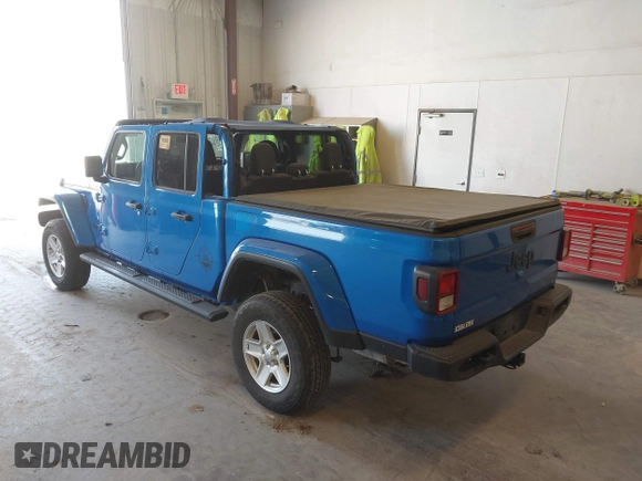 2020 Jeep Gladiator Sport S with VIN 1C6HJTAG8LL193845, listed as a IAAI auction lot 42085533 with 121,134 mi miles. Bid and sale history available at carsss.com. Image 3.