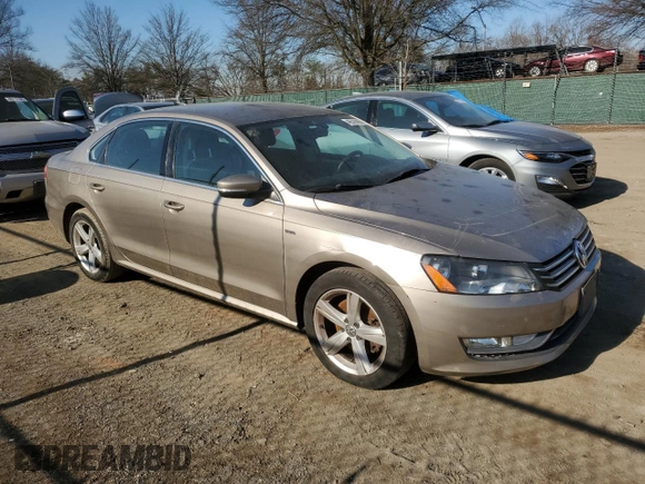 2015 Volkswagen Passat Limited Edition Edition z VIN 1VWAT7A36FC111928, wystawiony jako Copart lot #46325855 z przebiegiem 149 482 mil mil oraz Czysty tytuł • Clean title. Historia ofert i sprzedaży dostępna na DreamBid. Obrazek 4.