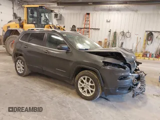 2016 Jeep Cherokee Latitude z VIN 1C4PJMCS6GW101471, wystawiony jako IAAI lot #41919576 z przebiegiem 113 492 mil mil oraz . Historia ofert i sprzedaży dostępna na DreamBid. Obrazek 1.
