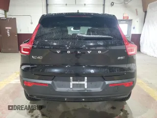 2023 Volvo XC40 Ultimate Dark Theme z VIN YV4L12UX3P2952998, wystawiony jako Copart lot #52724585 z przebiegiem 5578 mil mil oraz Tytuł czysty. Historia ofert i sprzedaży dostępna na DreamBid. Obrazek 6.