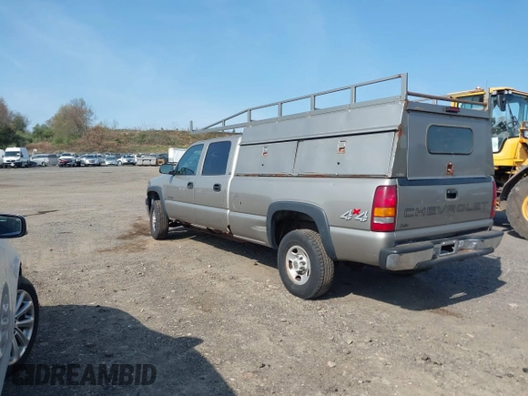 2002 Chevrolet Silverado 2500HD LS with VIN 1GCHK23U12F114290, listed as a IAAI auction lot 42115084 with 132,472 mi miles. Bid and sale history available at carsss.com. Image 3.