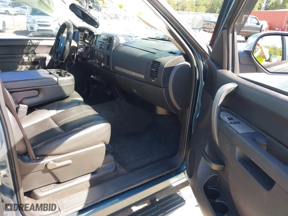 2010 Chevrolet Silverado 1500 LT with VIN 3GCRCSE09AG151287, listed as a IAAI auction lot 40532023 with 154,535 mi miles. Bid and sale history available at carsss.com. Image 5.