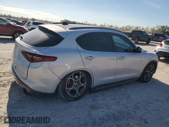 2022 Alfa Romeo Stelvio Veloce z VIN ZASPAKBN3N7D45240, wystawiony jako Copart lot #84031714 z przebiegiem 29 254 mil mil oraz Szkoda całkowita • Salvage title. Historia ofert i sprzedaży dostępna na DreamBid. Obrazek 3.