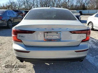 2020 Volvo S60 Momentum with VIN 7JR102FK5LG032402, listed as a Copart auction lot 38404724 with 45,382 mi miles. Bid and sale history available at carsss.com. Image 6.