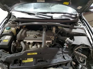2005 Volvo V70 z VIN YV1SJ592X51512156, wystawiony jako Copart lot #84513474 z przebiegiem 196 244 mil mil oraz Nie do naprawy • Non repairable. Historia ofert i sprzedaży dostępna na DreamBid. Obrazek 11.