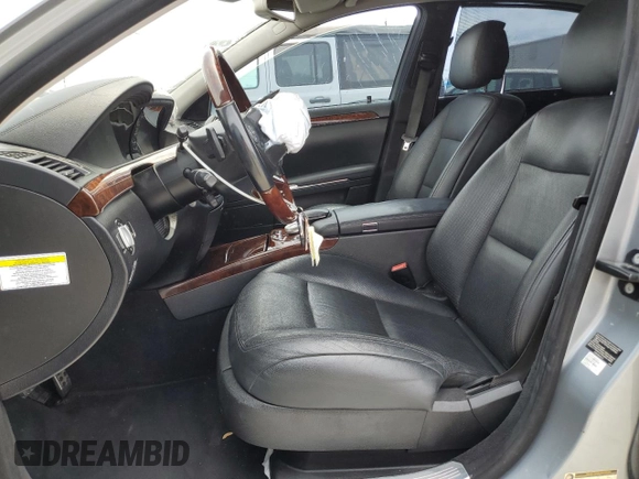 2013 Mercedes-Benz S 550 z VIN WDDNG7DB8DA517526, wystawiony jako Copart lot #53884865 z przebiegiem 119 398 mil mil oraz Nie do naprawy • Non repairable. Historia ofert i sprzedaży dostępna na DreamBid. Obrazek 7.