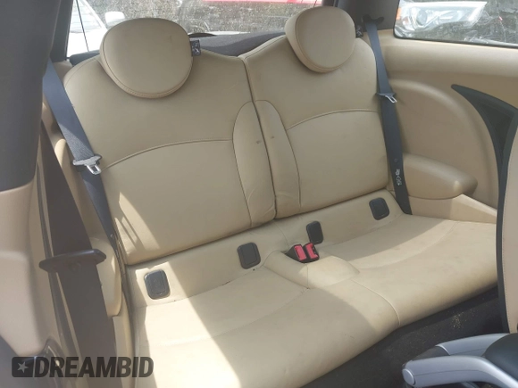 2010 MINI Hardtop с VIN WMWMF3C50ATZ60957, выставлен на аукционе IAAI как лот 42438301 с пробегом 135 114 миль миль и . История ставок и продаж доступна на DreamBid. Изображение 8.
