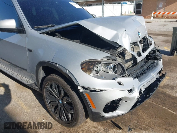 2012 BMW X5 35i с VIN 5UXZV4C53CL750601, выставлен на аукционе IAAI как лот 41946731 с пробегом 111 026 миль миль и . История ставок и продаж доступна на DreamBid. Изображение 6.