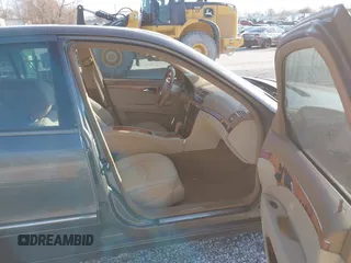 2008 Mercedes-Benz E 350 Luxury z VIN WDBUF87X08B334237, wystawiony jako IAAI lot #41735498 z przebiegiem 224 205 mil mil oraz . Historia ofert i sprzedaży dostępna na DreamBid. Obrazek 5.