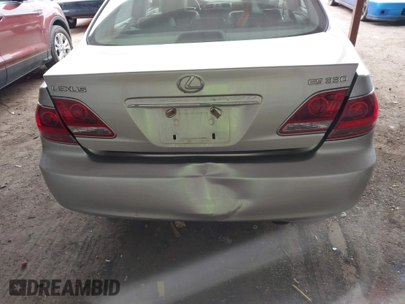 2005 Lexus ES 330 with VIN JTHBA30GX55084129, listed as a IAAI auction lot 42067706 with 201,831 mi miles. Bid and sale history available at carsss.com. Image 6.