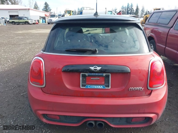 2015 MINI Cooper Hardtop S with VIN WMWXP7C57F2A39093, listed as a IAAI auction lot 41543865 with NaN miles. Bid and sale history available at carsss.com. Image 17.