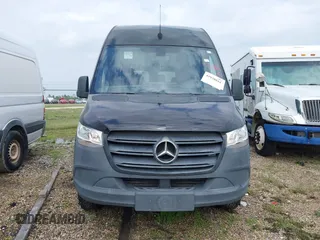 2019 Mercedes-Benz Sprinter Passenger with VIN WDZPF0CD5KP160624, listed as a IAAI auction lot 41938034 with 96,246 mi miles. Bid and sale history available at carsss.com. Image 12.