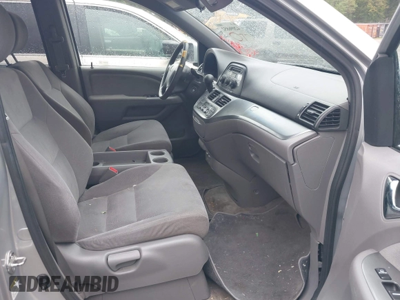 2010 Honda Odyssey EX with VIN 5FNRL3H48AB017784, listed as a IAAI auction lot 42096852 with 126,138 mi miles. Bid and sale history available at carsss.com. Image 5.