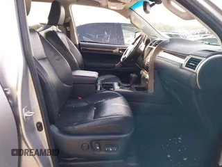 2019 Lexus GX 460 z VIN JTJBM7FX6K5236407, wystawiony jako IAAI lot #41468558 z przebiegiem 68 296 mil mil oraz . Historia ofert i sprzedaży dostępna na DreamBid. Obrazek 5.