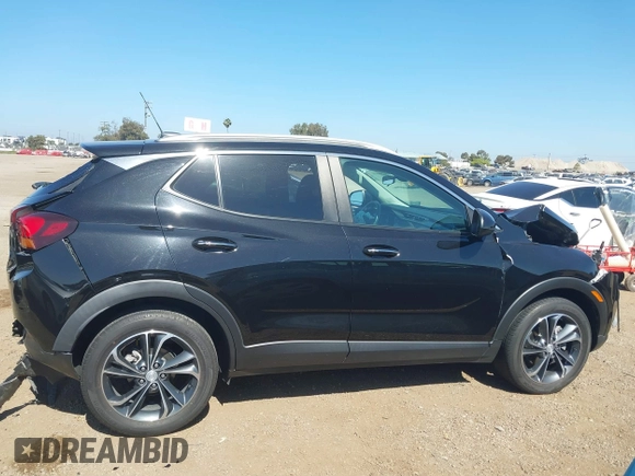 2023 Buick Encore GX Select z VIN KL4MMDS2XPB012337, wystawiony jako IAAI lot #42514934 z przebiegiem 45 056 mil mil oraz . Historia ofert i sprzedaży dostępna na DreamBid. Obrazek 13.