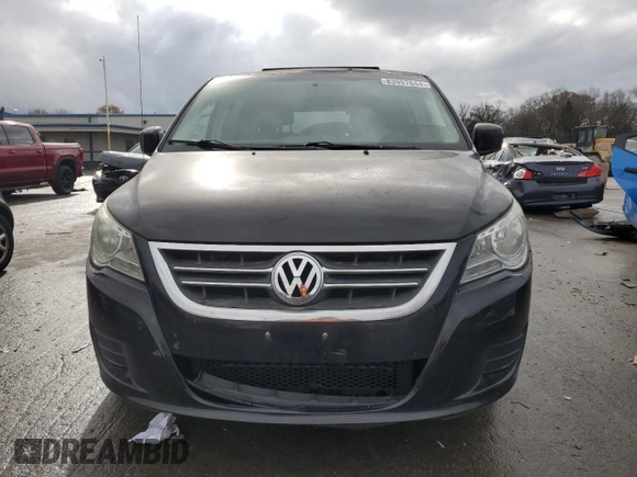 2014 Volkswagen Routan SE with VIN 2C4RVABG5ER135304, listed as a Copart auction lot 83957644 with 118,035 mi miles and Clean title. Bid and sale history available at DreamBid. Image 5.