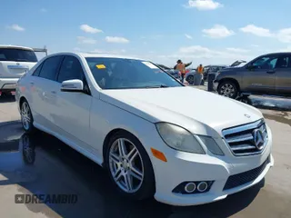 2010 Mercedes-Benz E-Class E 350 Luxury with VIN WDDHF5GB4AA042632, listed as a IAAI auction lot 41786097 with 262,355 mi miles. Bid and sale history available at carsss.com. Image 1.