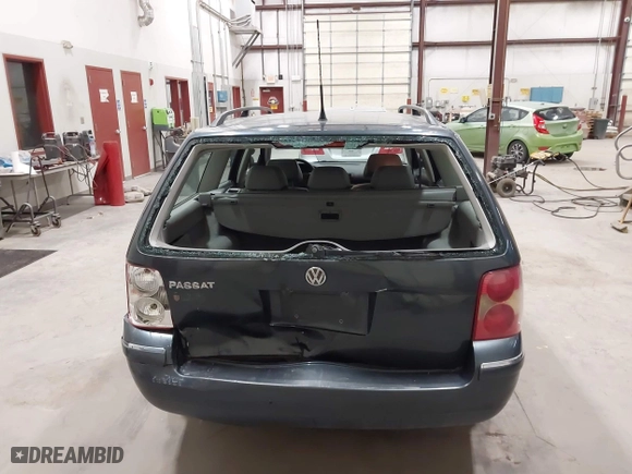 2003 Volkswagen Passat GLS with VIN WVWVD63B63E368748, listed as a IAAI auction lot 42022512 with 130,038 mi miles. Bid and sale history available at carsss.com. Image 16.