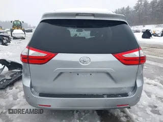 2017 Toyota Sienna XLE with VIN 5TDDZ3DC1HS162080, listed as a IAAI auction lot 41424523 with 92,288 mi miles and . Bid and sale history available at carsss.com. Image 17.