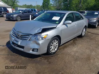 2011 Toyota Camry LE z VIN 4T4BF3EK0BR214583, wystawiony jako IAAI lot #42145861 z przebiegiem 70 789 mil mil oraz . Historia ofert i sprzedaży dostępna na DreamBid. Obrazek 2.