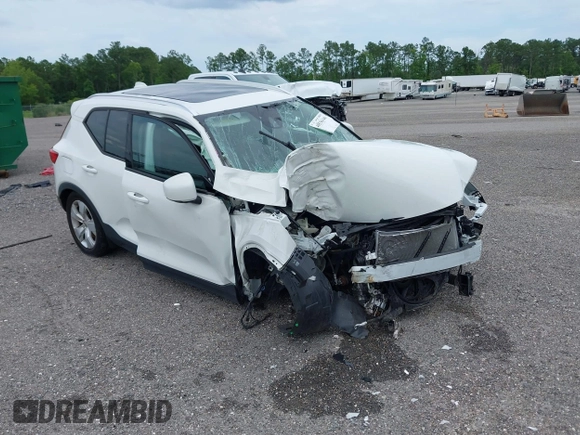 2019 Volvo XC40 Momentum z VIN YV4AC2HK7K2107905, wystawiony jako IAAI lot #40556146 z przebiegiem Nie podano mil oraz . Historia ofert i sprzedaży dostępna na DreamBid. Obrazek 1.