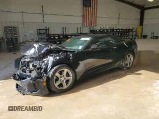 2020 Chevrolet Camaro 1LT z VIN 1G1FB3DS9L0105876, wystawiony jako Copart lot #52210125 z przebiegiem 94 087 mil mil oraz Czysty tytuł • Clean title. Historia ofert i sprzedaży dostępna na DreamBid. Obrazek 1.