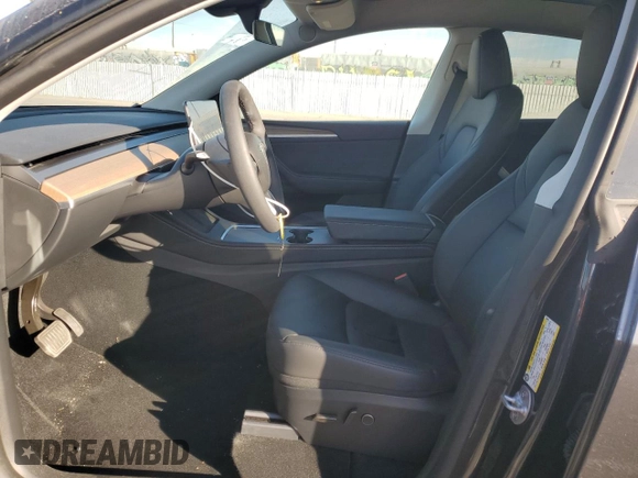 2024 Tesla Model Y Long Range с VIN 7SAYGDEE3RA236473, выставлен на аукционе Copart как лот 77409334 с пробегом 5 822 миль миль и Списание • Salvage title. История ставок и продаж доступна на DreamBid. Изображение 7.