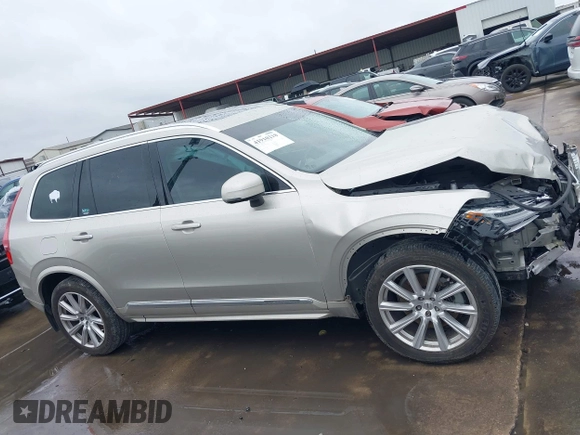2017 Volvo XC90 Inscription with VIN YV4A22PL1H1112366, listed as a IAAI auction lot 41910218 with 67,771 mi miles. Bid and sale history available at carsss.com. Image 14.