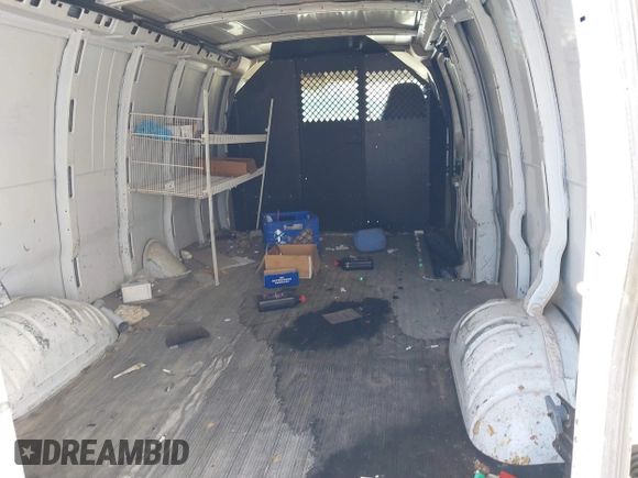 2007 GMC Savana Cargo Van with VIN 1GTGG29V771108947, listed as a IAAI auction lot 41735488 with 216,012 mi miles. Bid and sale history available at carsss.com. Image 8.