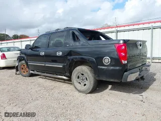 2005 Chevrolet Avalanche LS with VIN 3GNEC12Z35G234691, listed as a IAAI auction lot 41112013 with 1 mi miles. Bid and sale history available at carsss.com. Image 3.