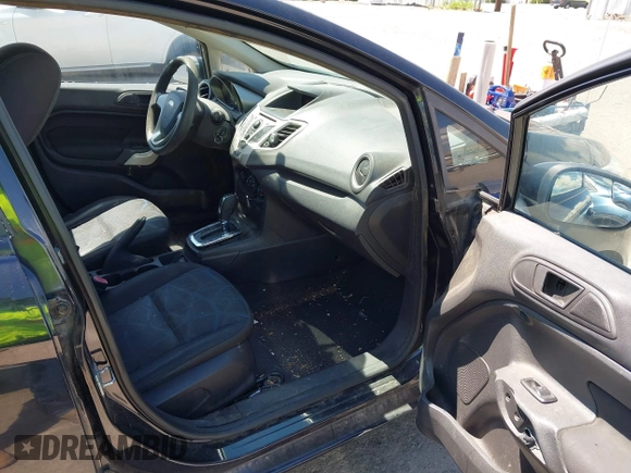 2011 Ford Fiesta SE z VIN 3FADP4BJ6BM121924, wystawiony jako IAAI lot #42453787 z przebiegiem 153 691 mil mil oraz . Historia ofert i sprzedaży dostępna na DreamBid. Obrazek 5.