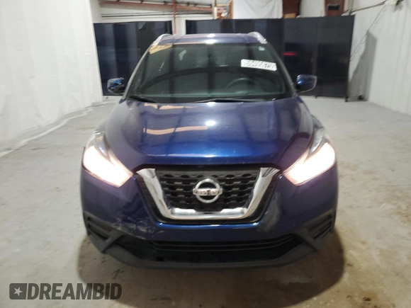 2019 Nissan Kicks S z VIN 3N1CP5CU8KL539592, wystawiony jako Copart lot #59495875 z przebiegiem 129 971 mil mil oraz Czysty tytuł • Clean title. Historia ofert i sprzedaży dostępna na DreamBid. Obrazek 5.