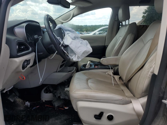 2020 Chrysler Pacifica Touring L with VIN 2C4RC1BG4LR223523, listed as a Copart auction lot 66622825 with 86,600 mi miles and Salvage title. Bid and sale history available at DreamBid. Image 7.