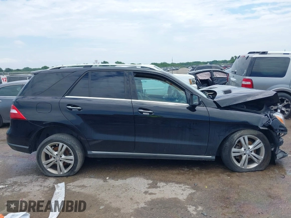2014 Mercedes-Benz M 350 with VIN 4JGDA5JB4EA324321, listed as a IAAI auction lot 42393257 with 96,118 mi miles and . Bid and sale history available at DreamBid. Image 14.